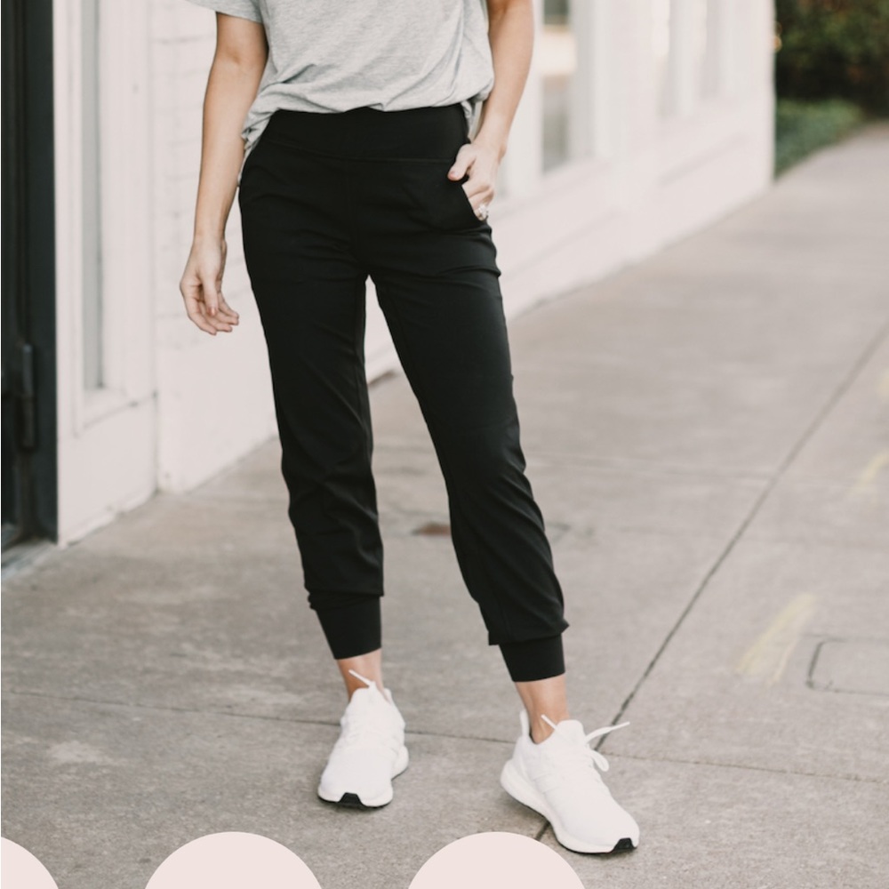 Lululemon align joggers in navy - full length with pockets